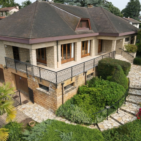 Annonces LATOURDESALVAGNY : House | CHAMPAGNE-AU-MONT-D'OR (69410) | 285.00m2 | 900 000 € 