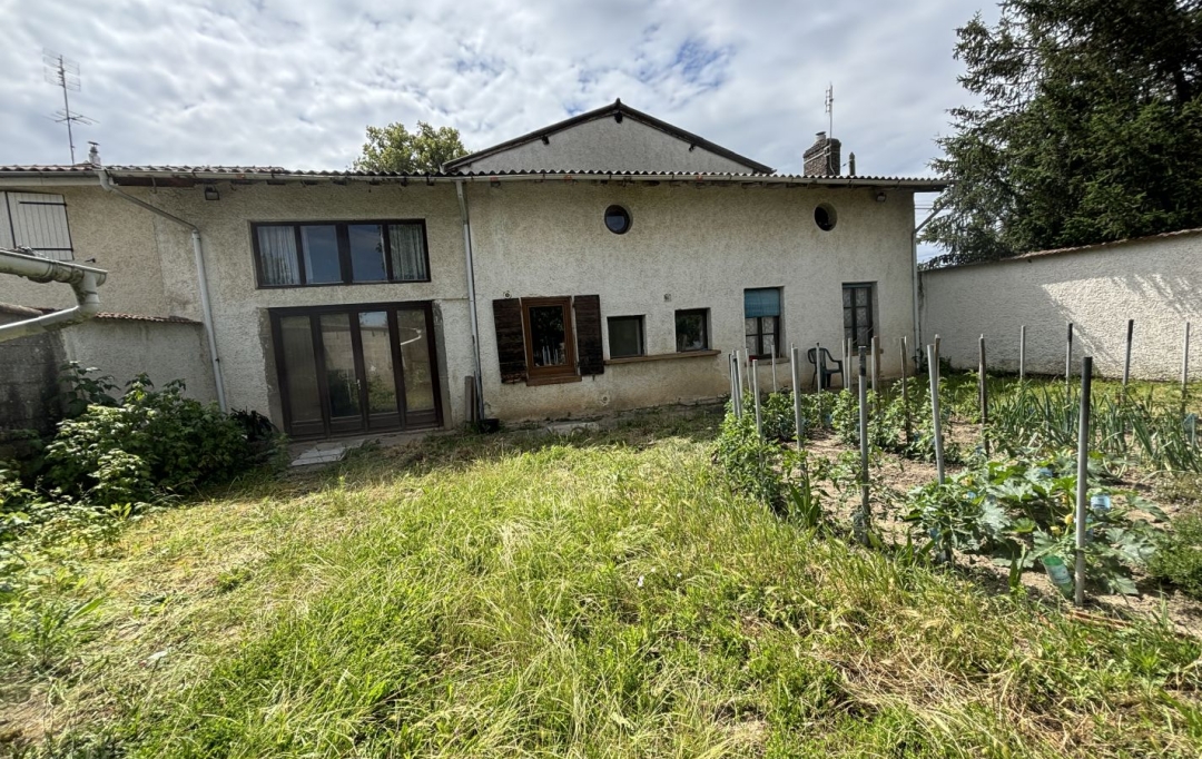 Annonces LATOURDESALVAGNY : House | CAILLOUX-SUR-FONTAINES (69270) | 200 m2 | 330 000 € 