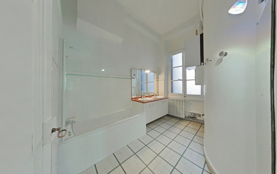 Annonces LATOURDESALVAGNY : Appartement | LYON (69002) | 120 m2 | 1 800 € 