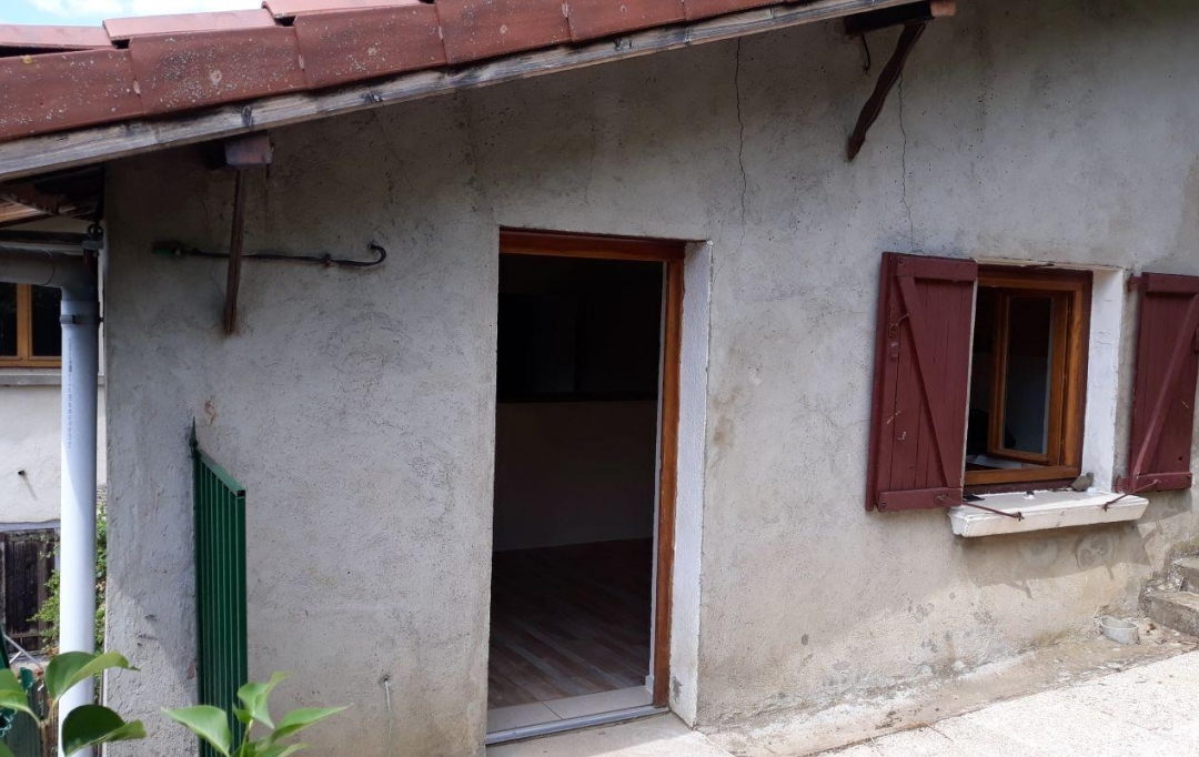 Annonces LATOURDESALVAGNY : House | COURZIEU (69690) | 48 m2 | 492 € 