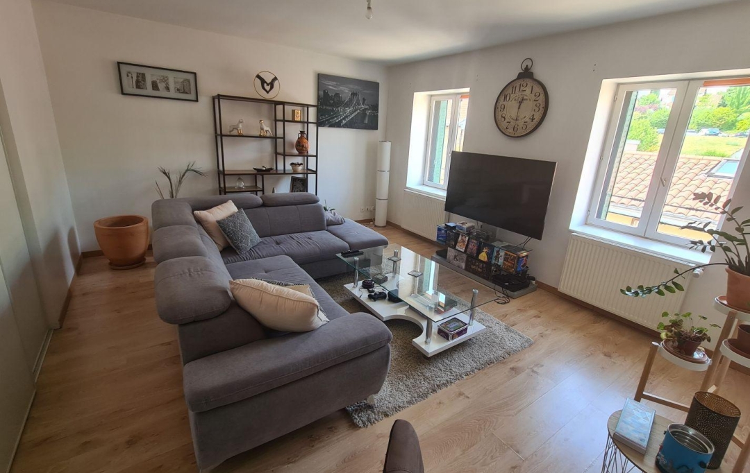 Annonces LATOURDESALVAGNY : Appartement | SAINT-ROMAIN-DE-POPEY (69490) | 68 m2 | 638 € 