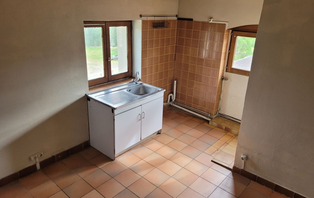 Annonces LATOURDESALVAGNY : Appartement | SAVIGNY (69210) | 50 m2 | 500 € 