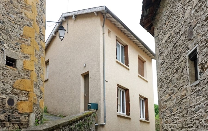 Maison de village   COURZIEU  70 m2 195 000 € 